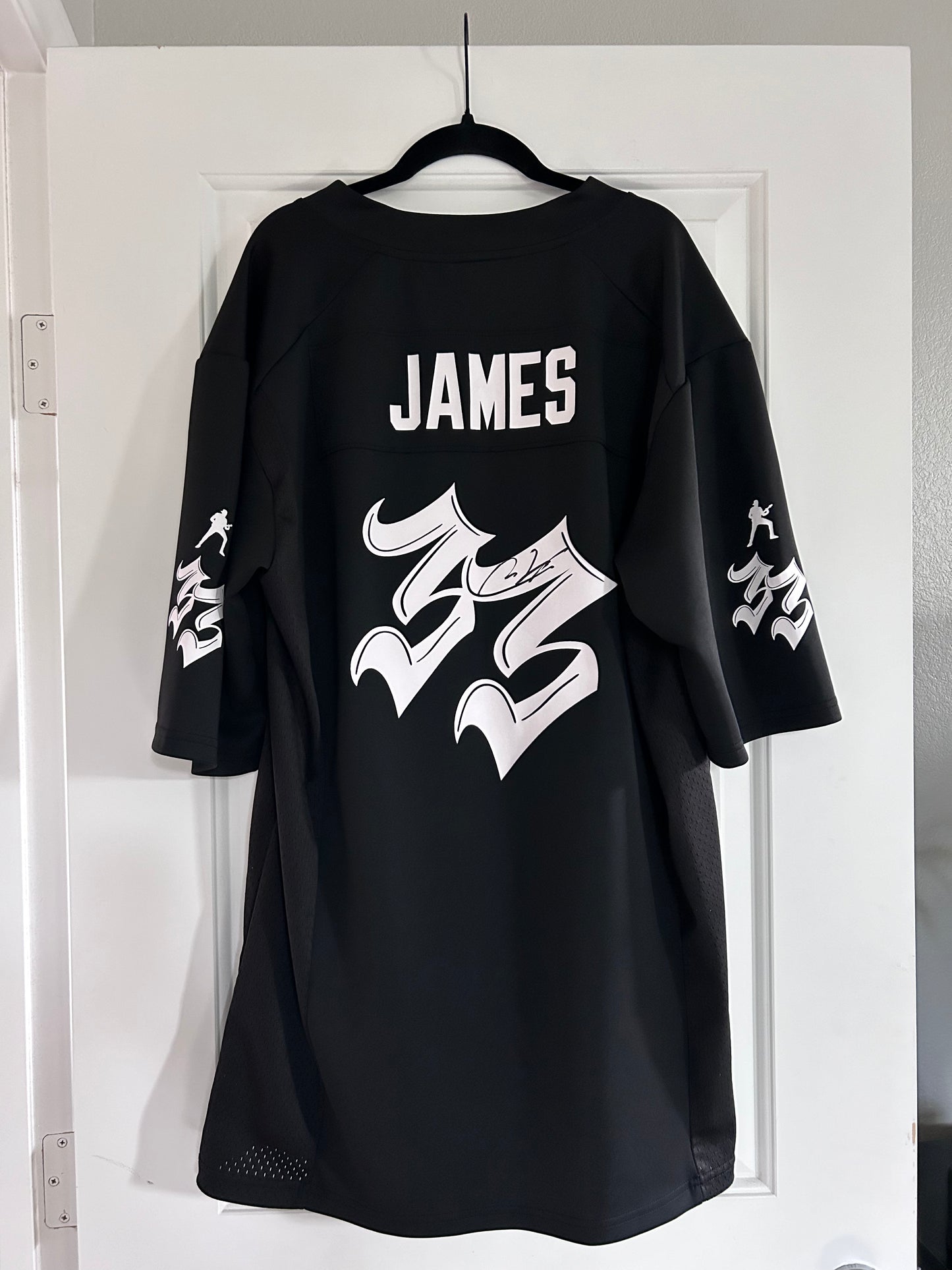 Signed and stage worn Andy James jersey - Black & White 33 Ferropolis